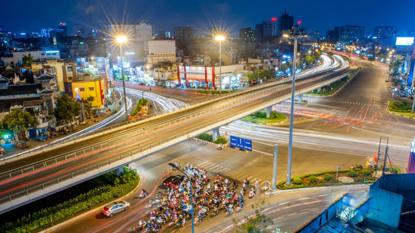 TP.HCM thay thế đèn đường ứng dụng công nghệ LED